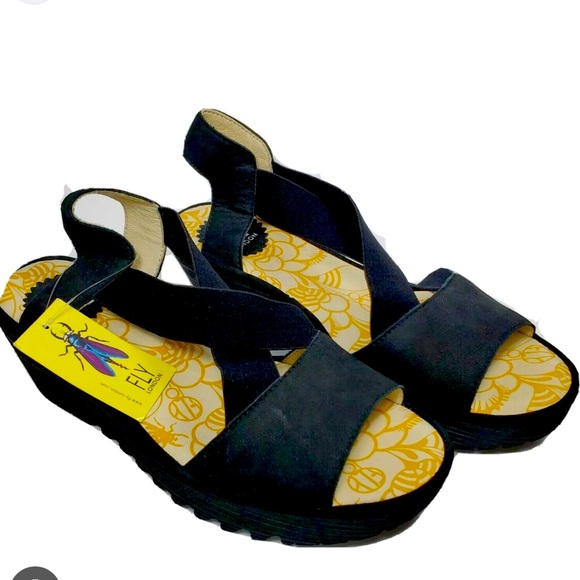 *NEW* FLY LONDON RALE GORED CROSS FRONT SANDAL SIZE 38 - Picture 1 of 7